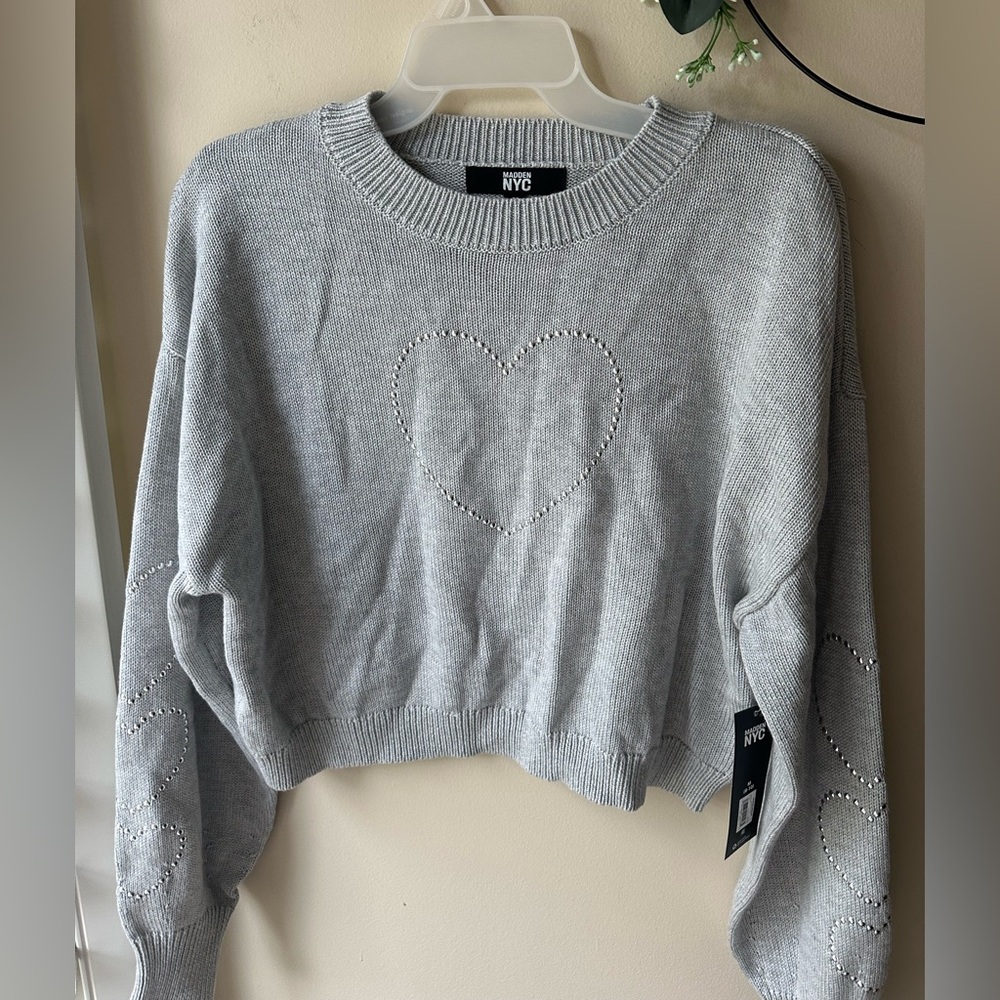 NYC Light Gray Sweater with Heart Design - Picture 2 of 11